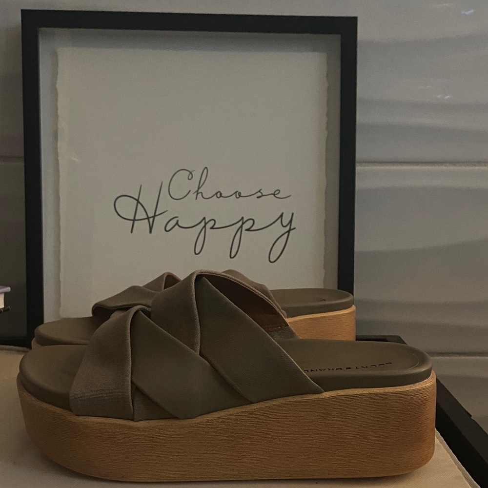 Lucky Brand Olive Platform Sandals
